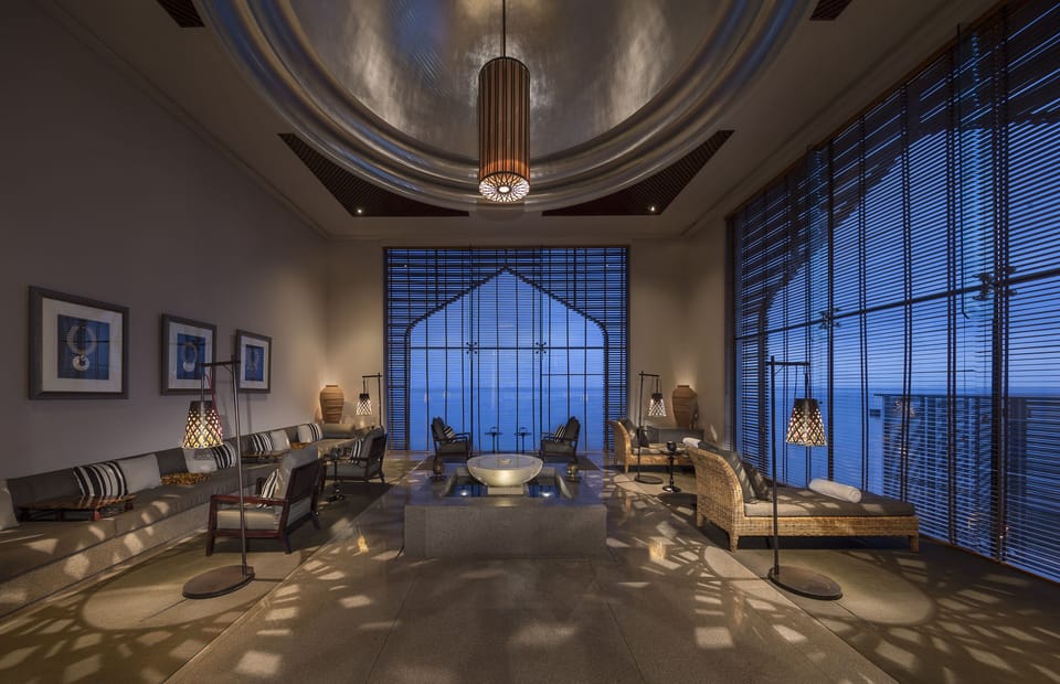 Couples treatment rooms, hot tub, steam room, body treatments