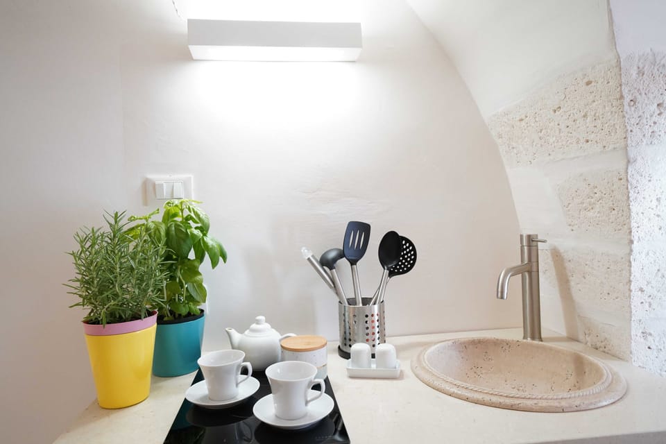 Standard House | Private kitchenette | Espresso maker, coffee/tea maker, dining tables