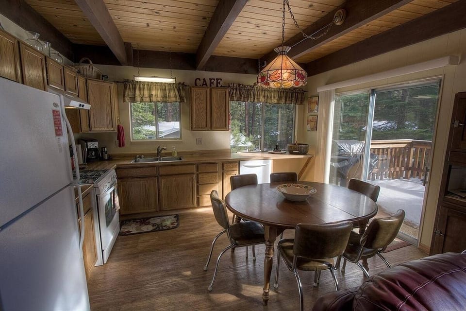 House, 3 Bedrooms | Private kitchen | Coffee/tea maker, fridge, toaster