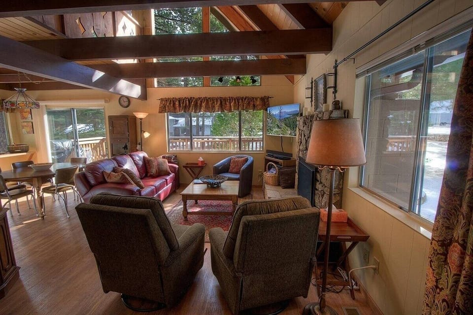 House, 3 Bedrooms | Living area