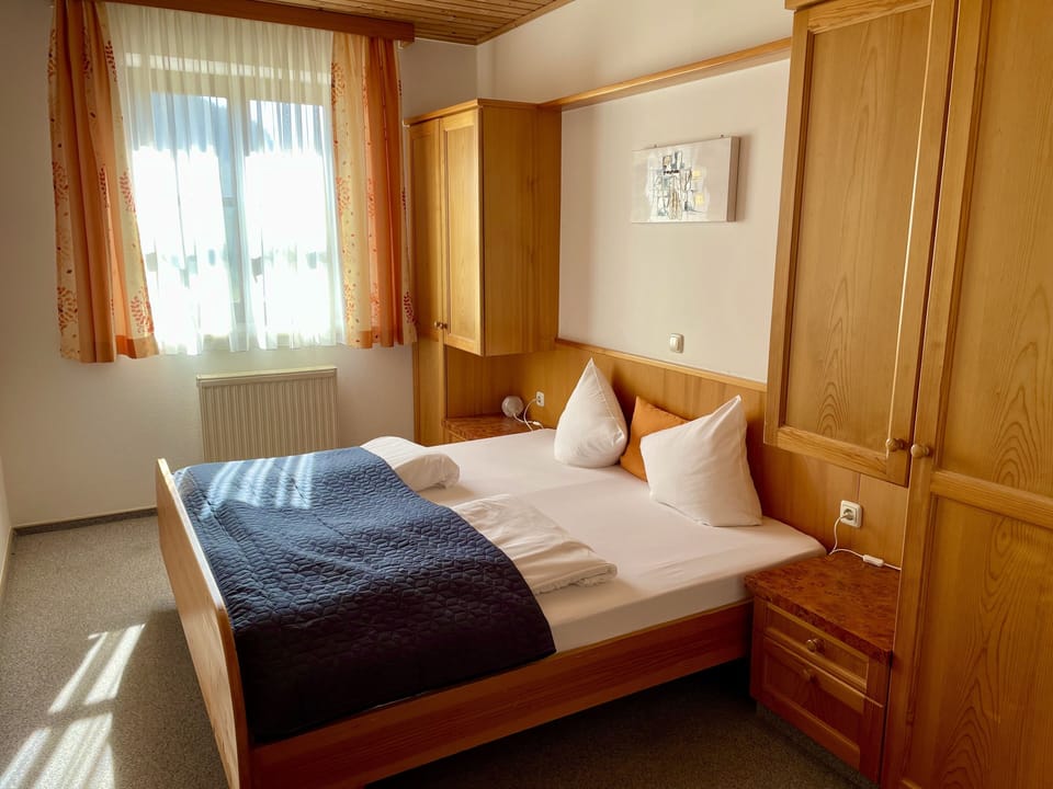 Comfort Apartment | In-room safe, blackout drapes, free WiFi, bed sheets