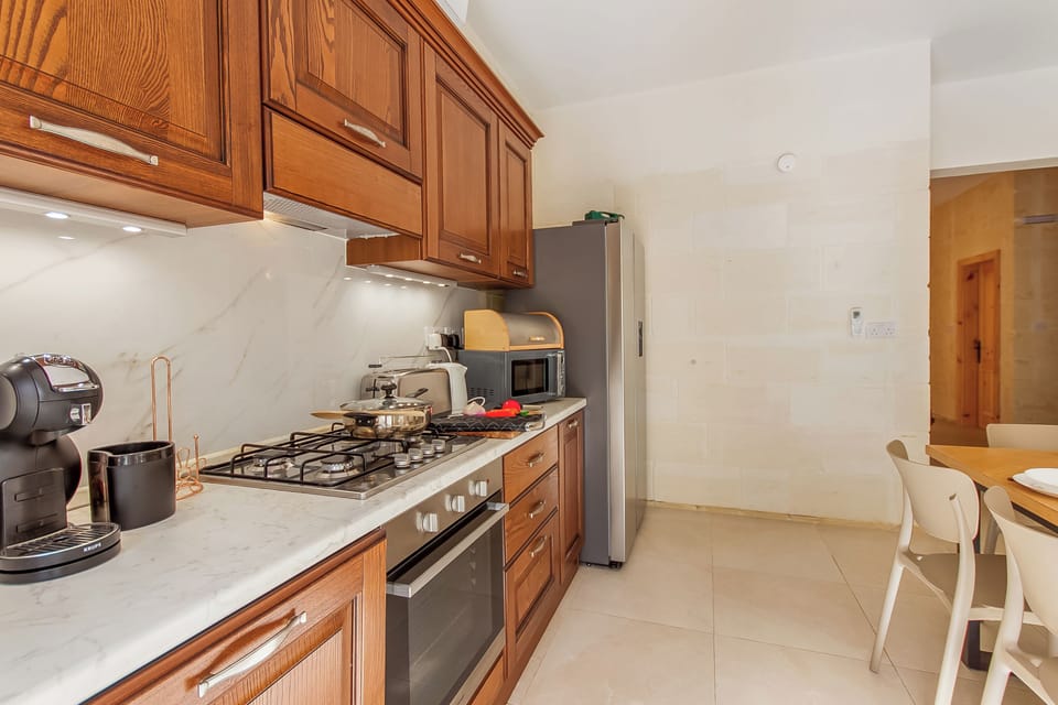 Standard House, Multiple Bedrooms, Refrigerator & Microwave (Nadurin, Gozitan villa 7 Bedr. & 2) | Private kitchenette | Fridge, microwave, oven, stovetop