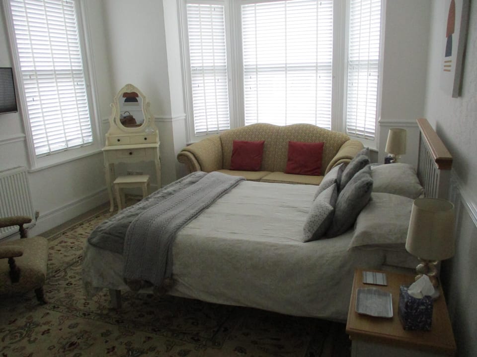 Apartment | 3 bedrooms, iron/ironing board, free WiFi, bed sheets
