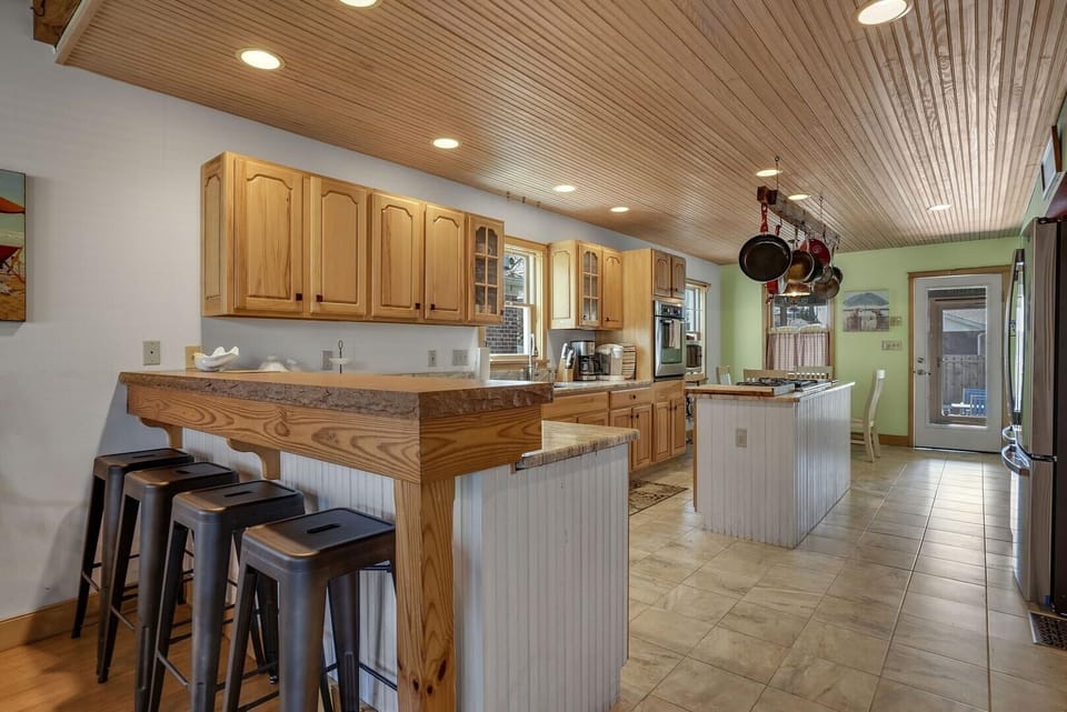 House, 4 Bedrooms | Private kitchen | Coffee/tea maker, fridge, toaster