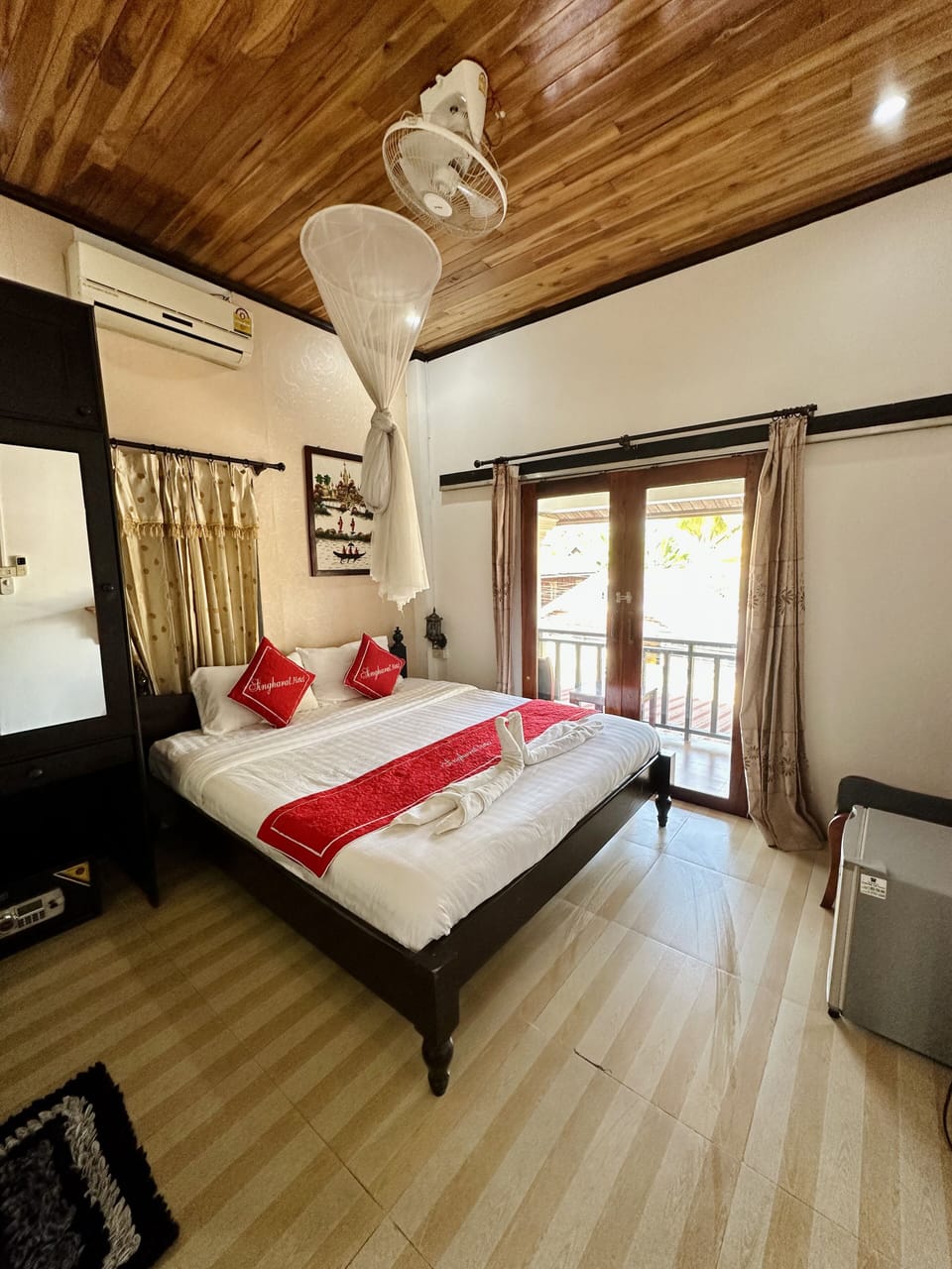 Superior Double Room | Minibar, in-room safe, individually decorated, laptop workspace
