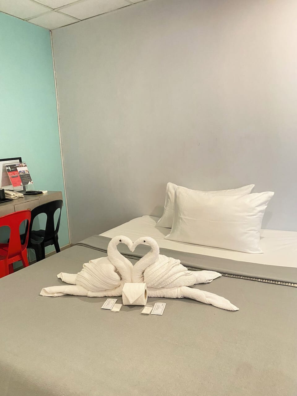 Desk, free WiFi, bed sheets