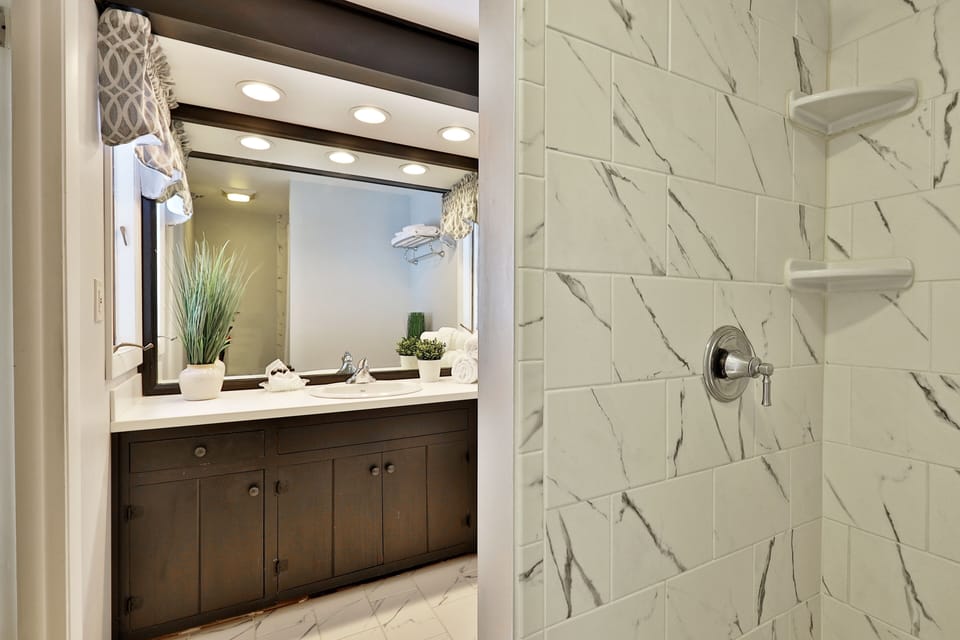 Cottage, 1 Bedroom | Bathroom | Towels