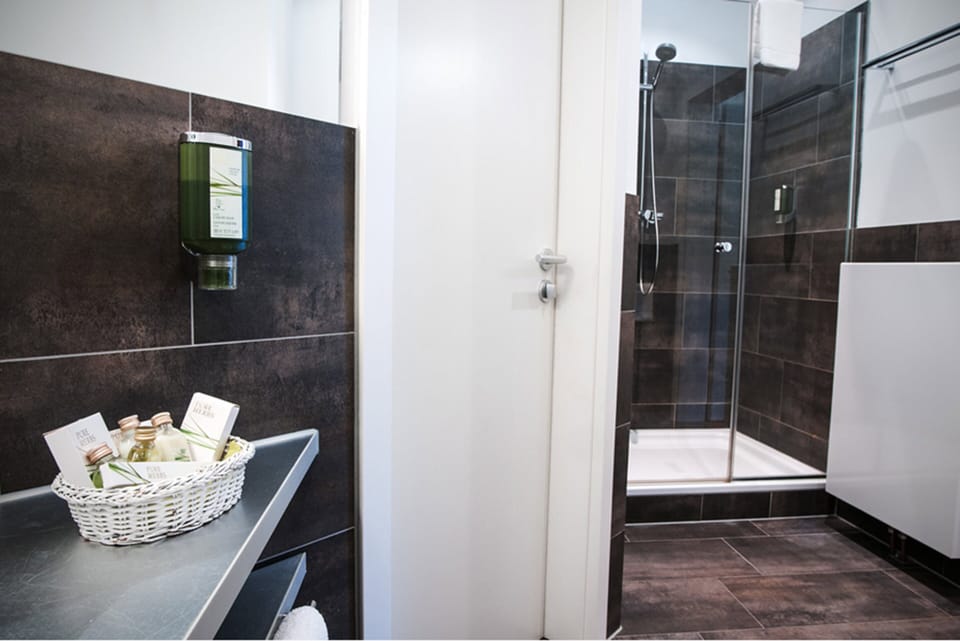Free toiletries, hair dryer, bathrobes, towels