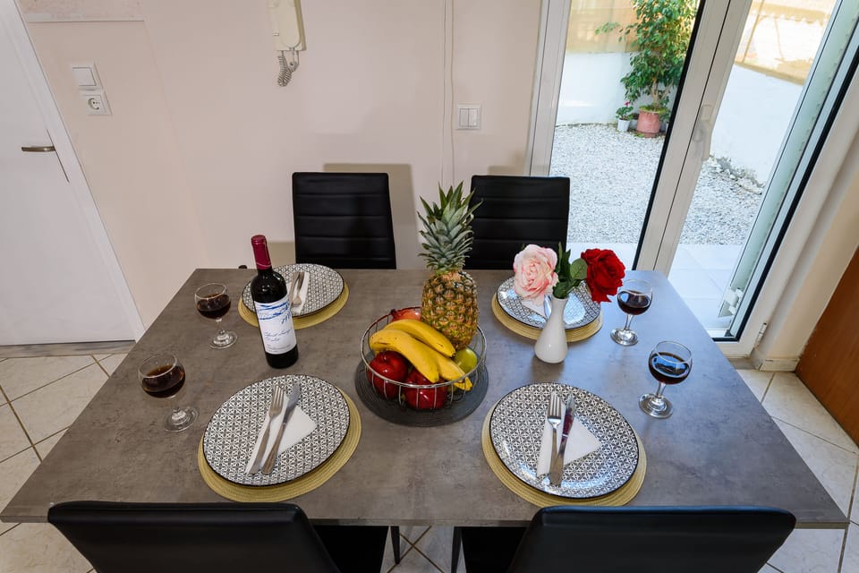 Family Condo | Dining room
