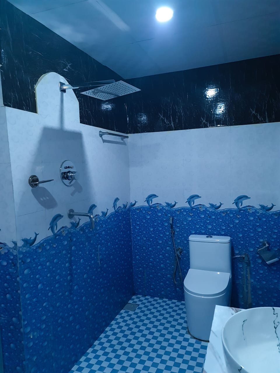 Memory foam beds, laptop workspace, soundproofing, free WiFi