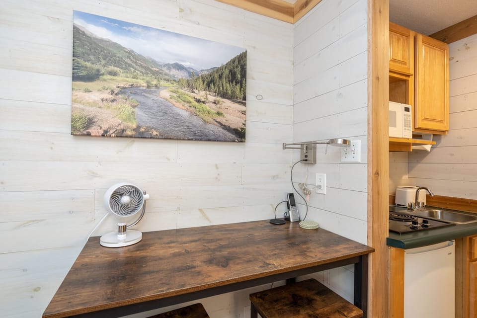 Room, 1 Bedroom | Private kitchen | Coffee/tea maker, fridge, toaster