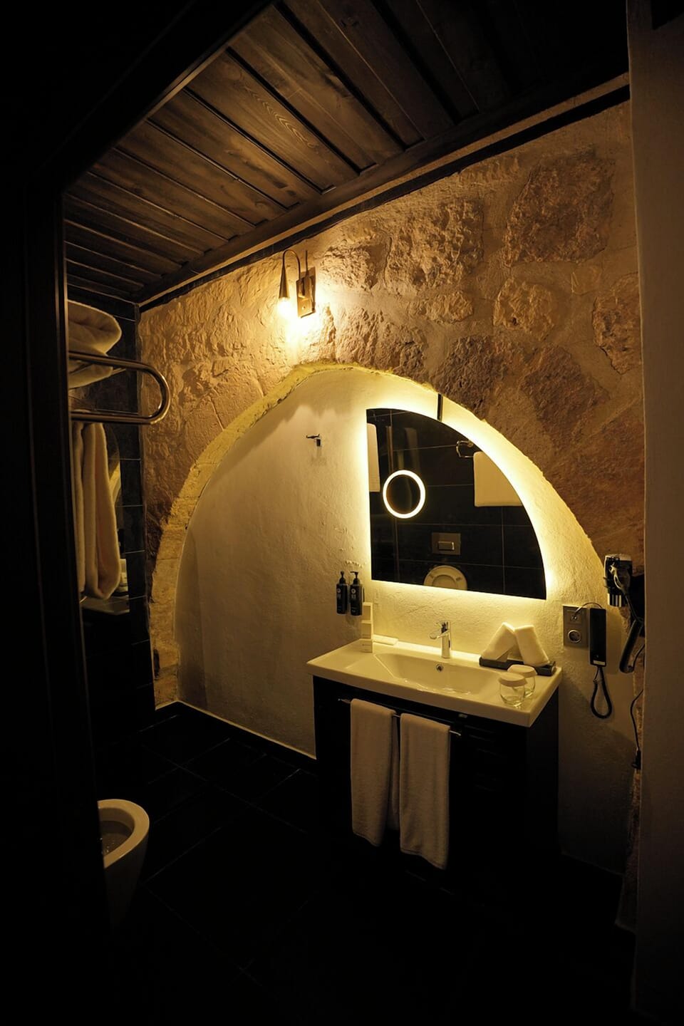 Room, 2 Twin Beds (Via Tarsus Room) | Bathroom | Eco-friendly toiletries