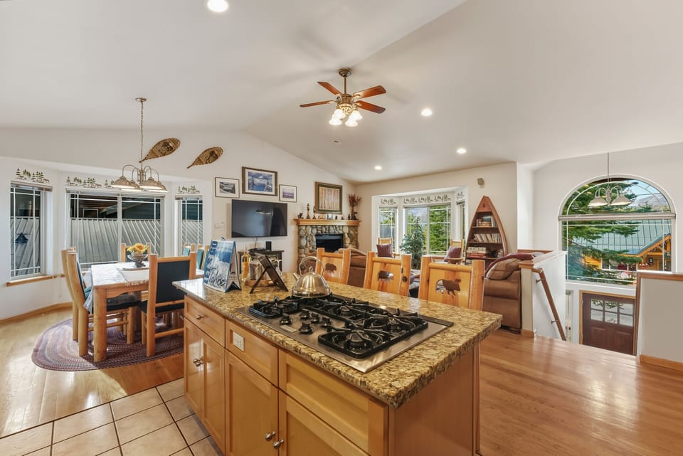 House, 3 Bedrooms | Dining