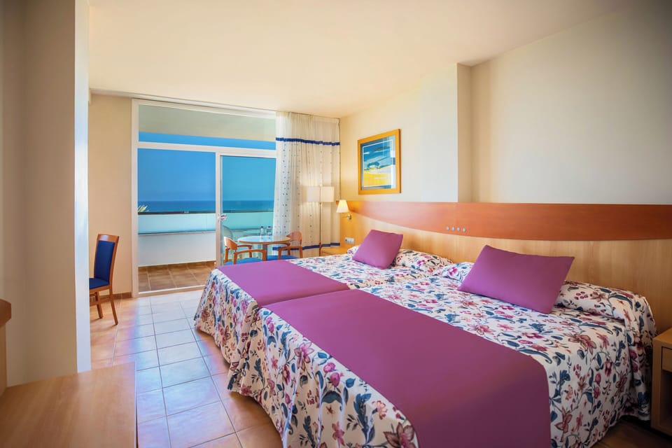 In-room safe, desk, WiFi (free), bed sheets
