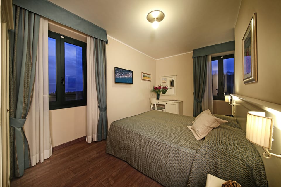 Superior Double Room | In-room safe, desk, blackout drapes, soundproofing