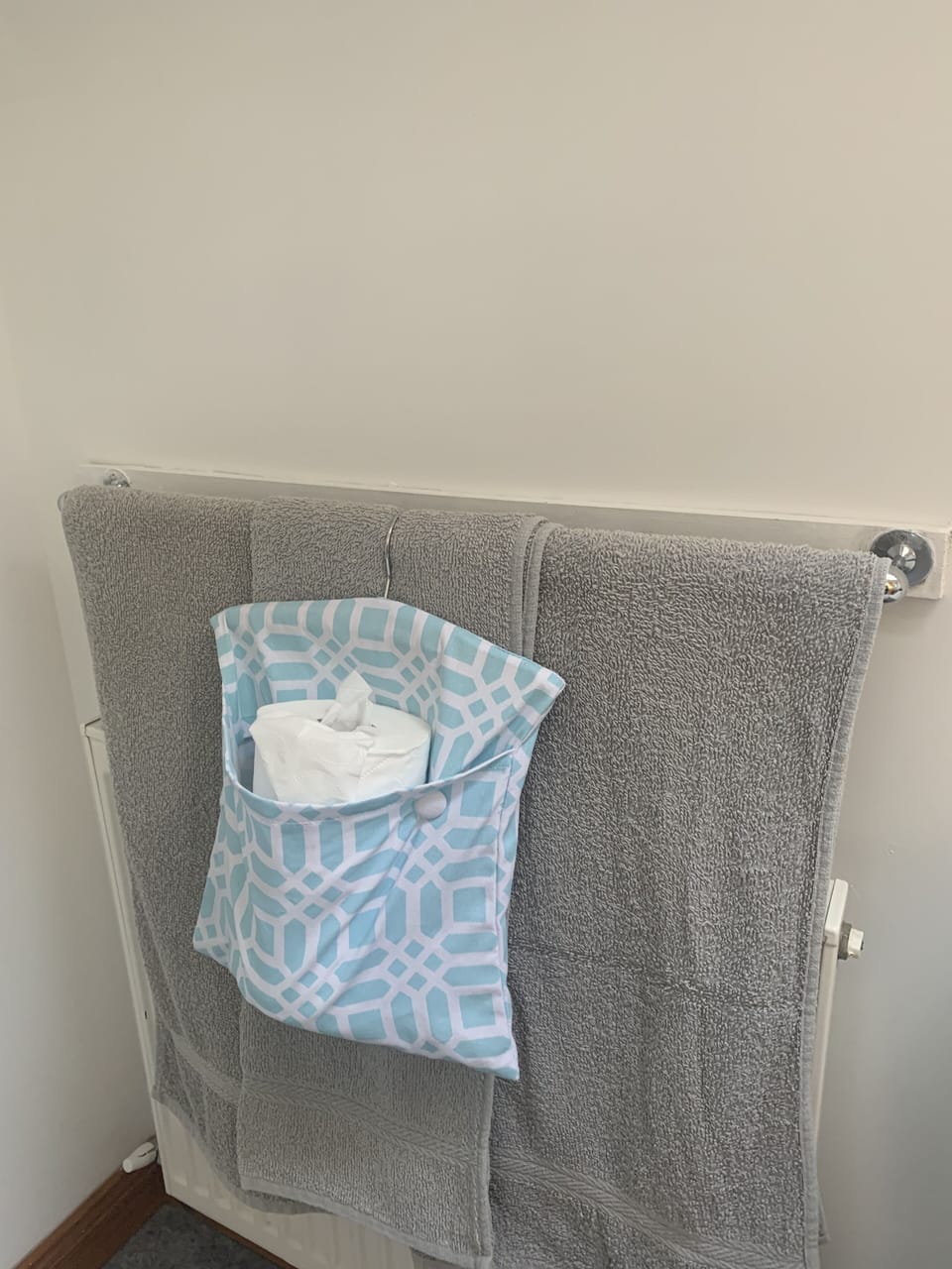 Classic Double Room | Bathroom | Free toiletries, hair dryer