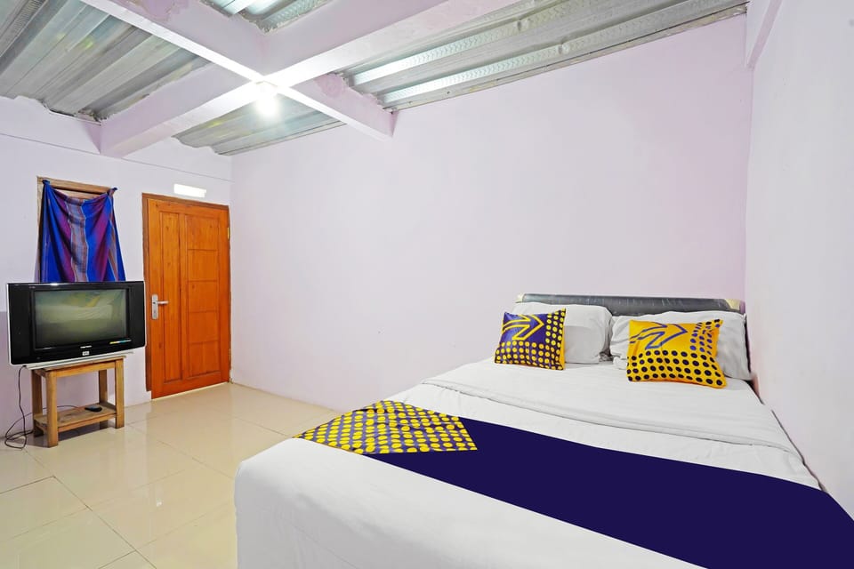 Basic Single Room | Desk, laptop workspace, free WiFi, bed sheets