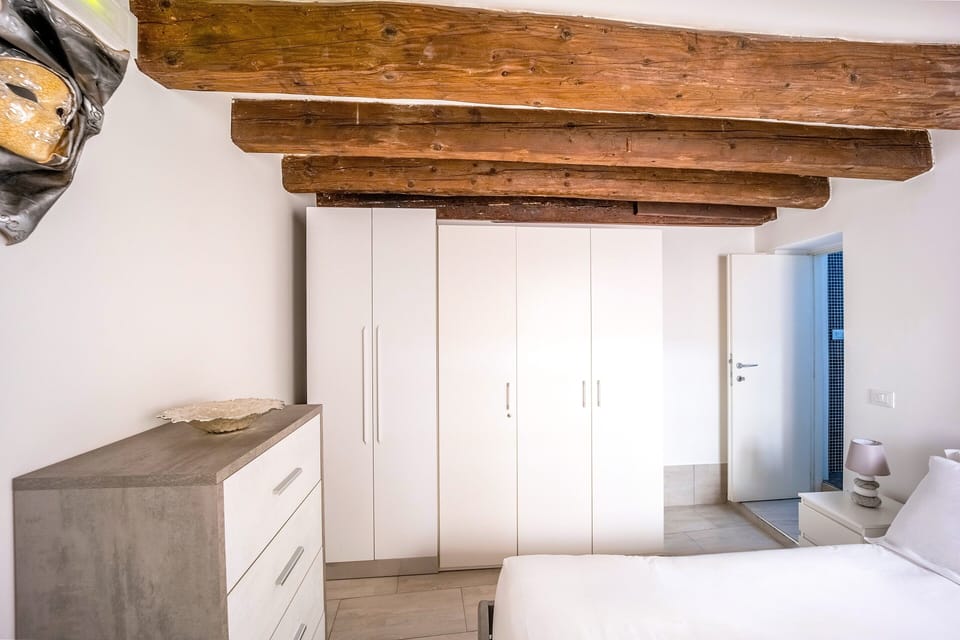 Design Apartment | 1 bedroom, premium bedding, down comforters, iron/ironing board