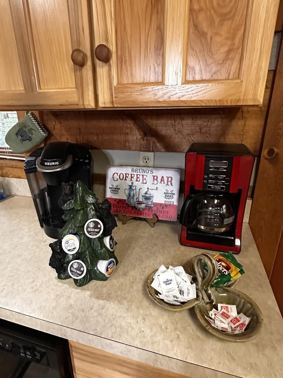 Cabin, 3 Bedrooms | Coffee and/or coffee maker