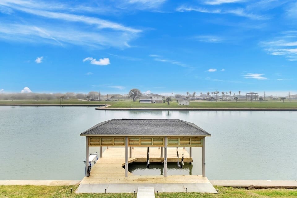 House, 3 Bedrooms | Property grounds