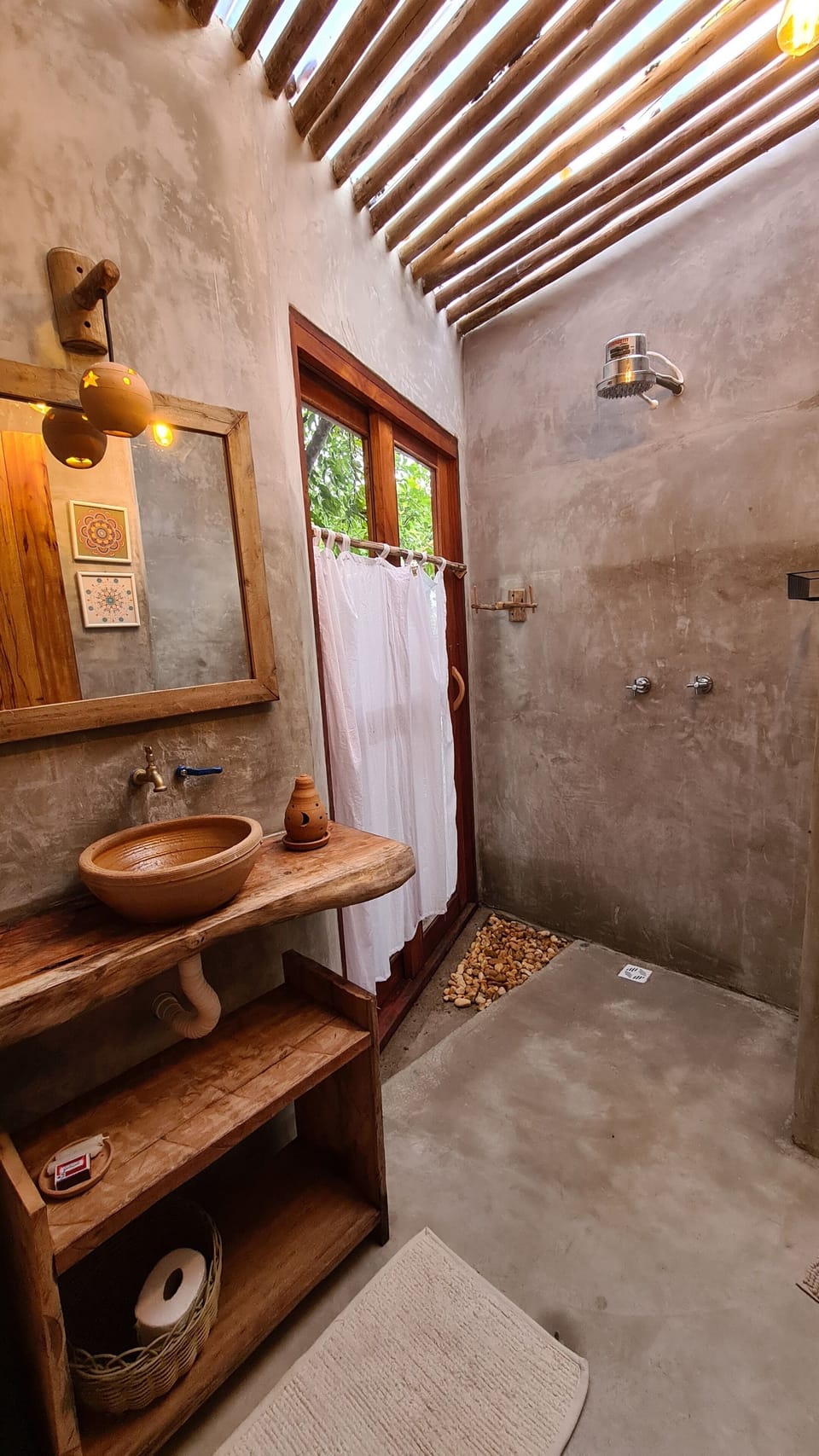 Deluxe Cabin, 1 Bedroom, Kitchenette, Garden Area | Bathroom | Hair dryer, towels, soap, toilet paper