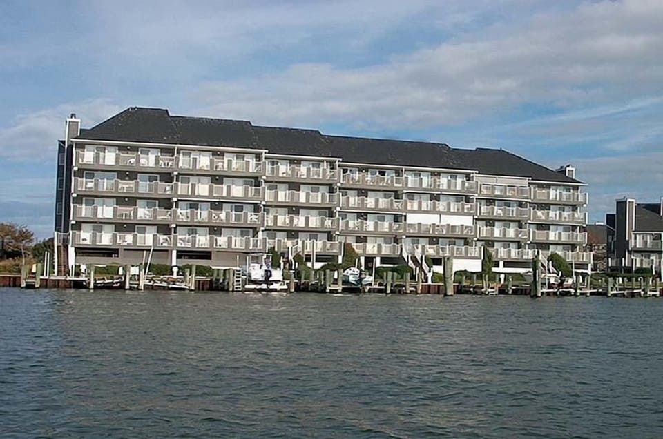 Condo, 2 Bedrooms | Exterior