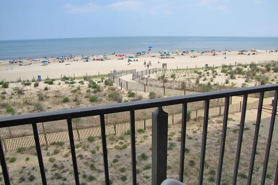 Condo, 2 Bedrooms | Property grounds