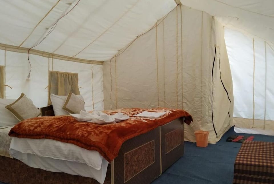 Deluxe Tent | Bed sheets