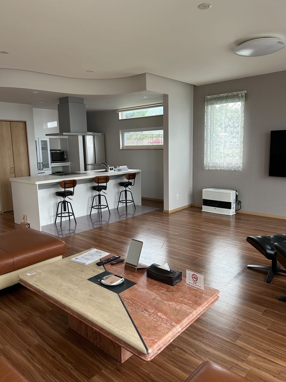 Comfort Villa | Living area | 60-inch flat-screen TV with digital channels, TV