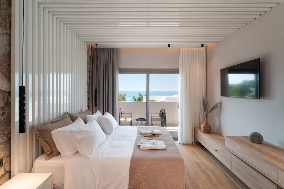 Premium Double Room, Sea View | Premium bedding, memory foam beds, free minibar, in-room safe
