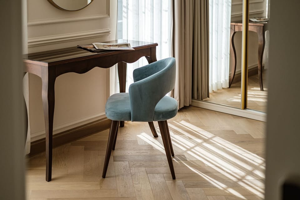 Premium Suite, Hot Tub | Egyptian cotton sheets, premium bedding, minibar, in-room safe