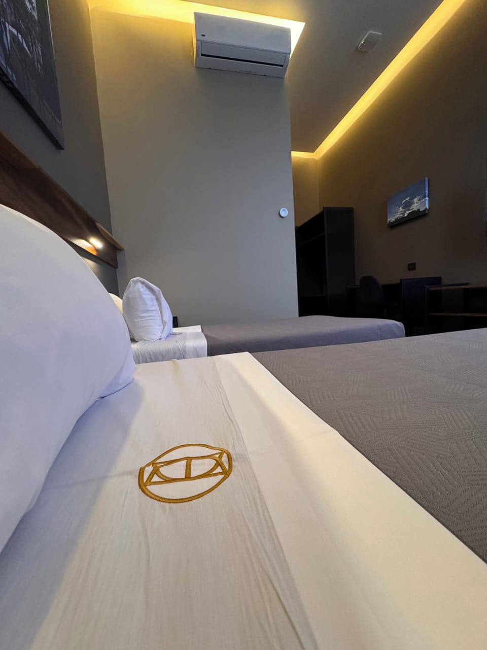 Deluxe Twin Room | Premium bedding, down comforters, desk, laptop workspace