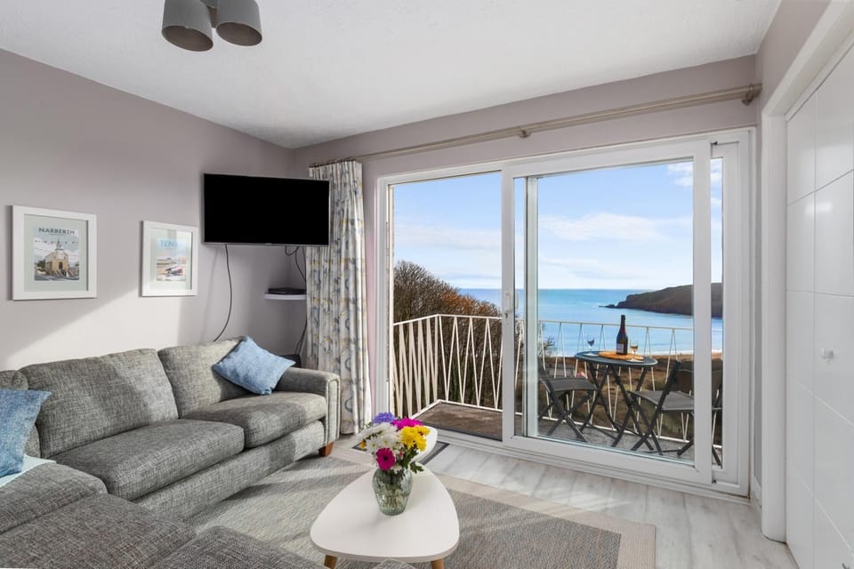 House, Accessible | Interior