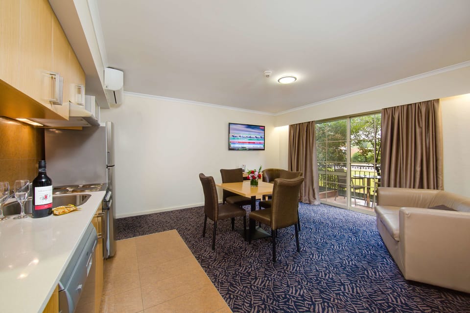 1 bedroom, premium bedding, pillowtop beds, desk