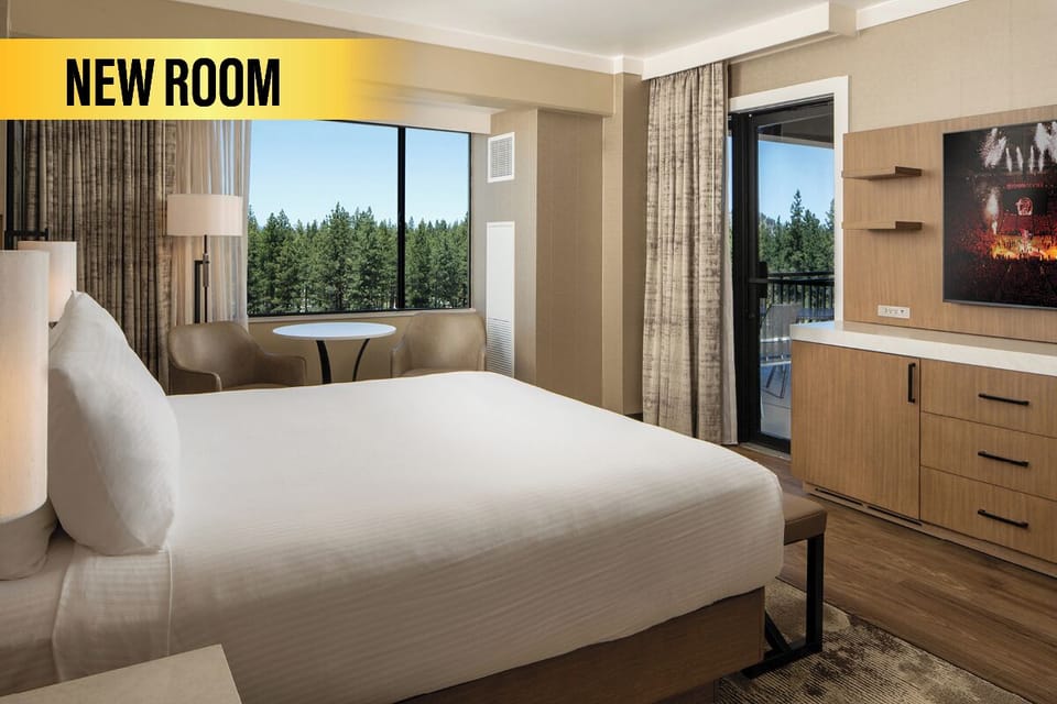 Room, 1 King Bed, Balcony | Premium bedding, in-room safe, iron/ironing board