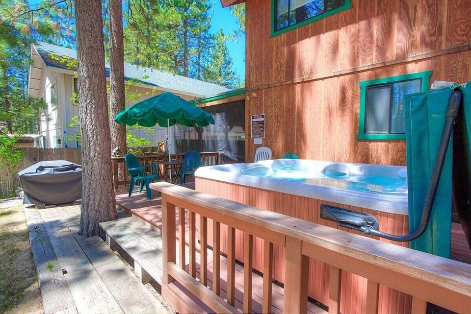 House, 2 Bedrooms | Outdoor spa tub