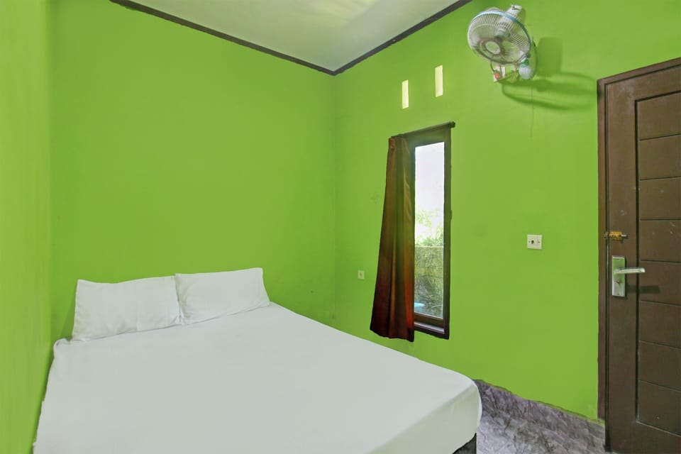 Double Room | WiFi (free), bed sheets