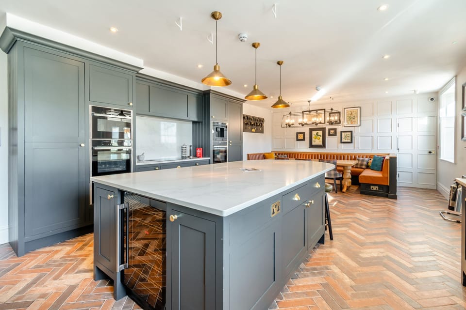 Fridge, dishwasher, electric kettle, toaster