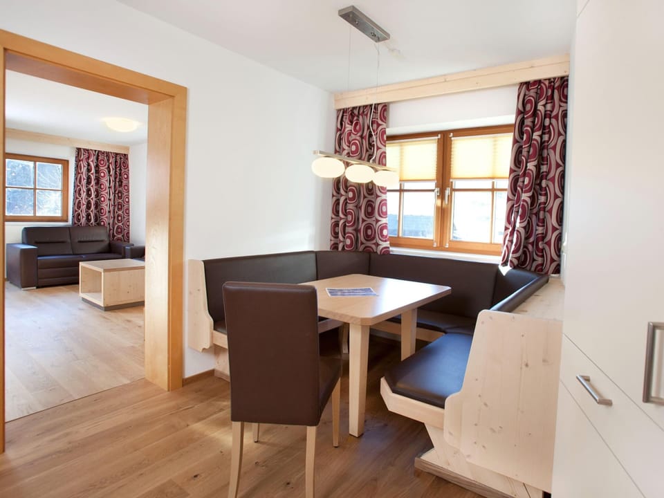Apartment | Dining