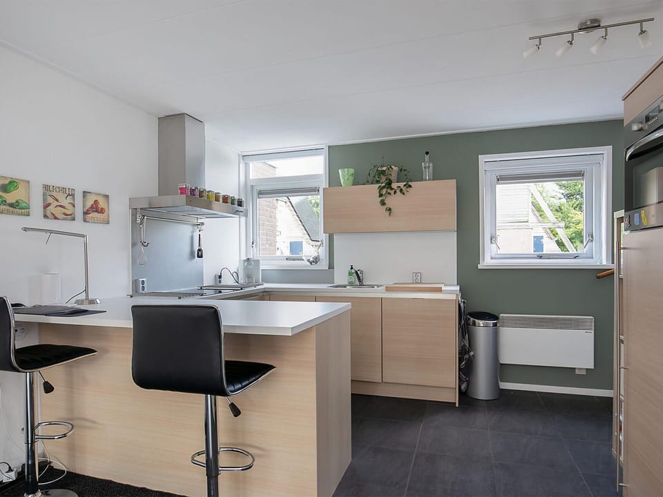 House | Private kitchen | Microwave, electric kettle, highchair