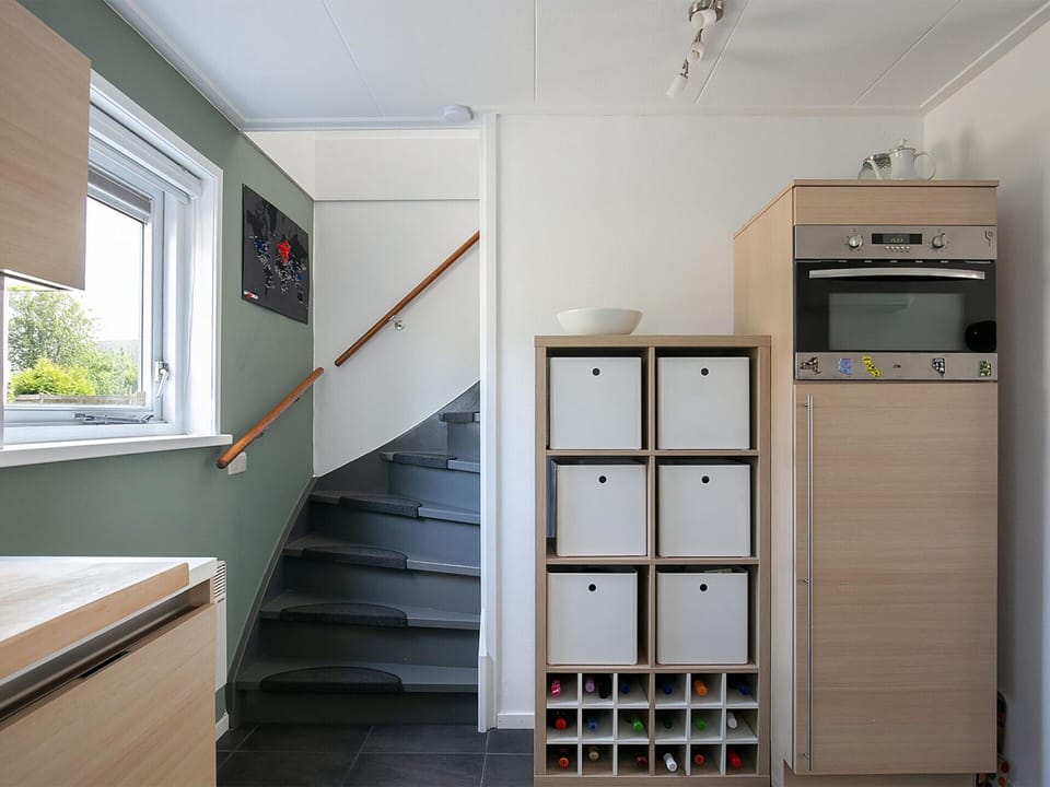 House | Private kitchen | Microwave, electric kettle, highchair