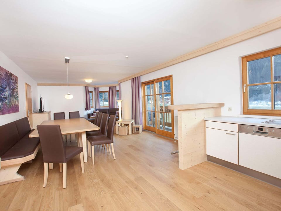 Apartment | Dining