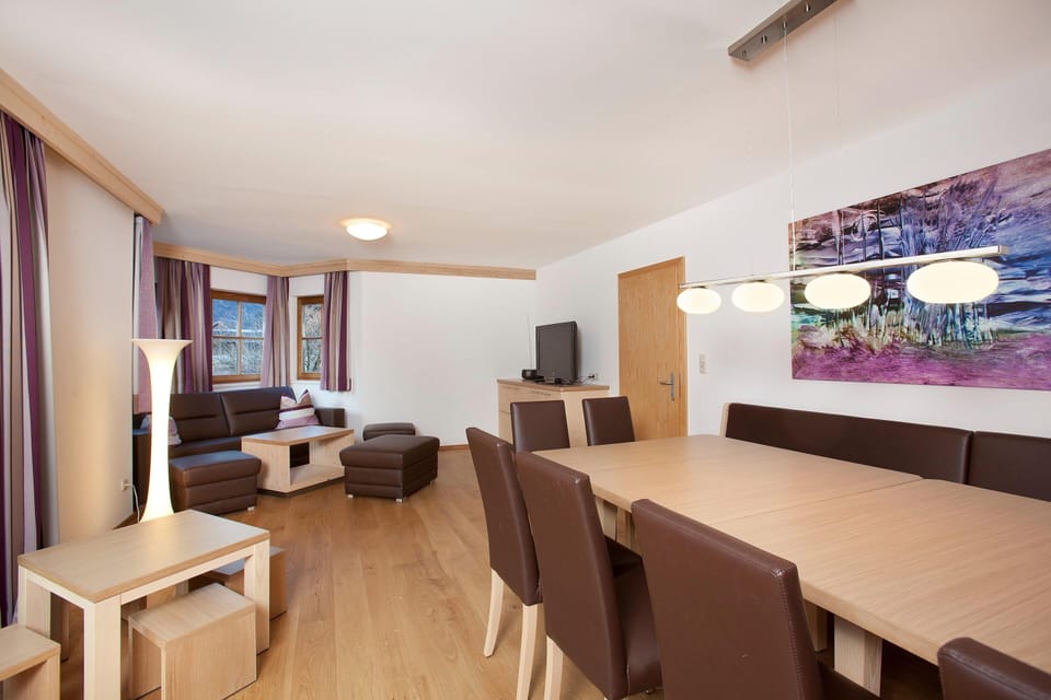 Apartment | Dining