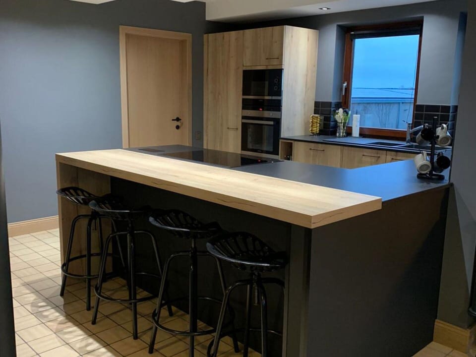 House | Private kitchen | Stovetop, electric kettle, toaster, highchair