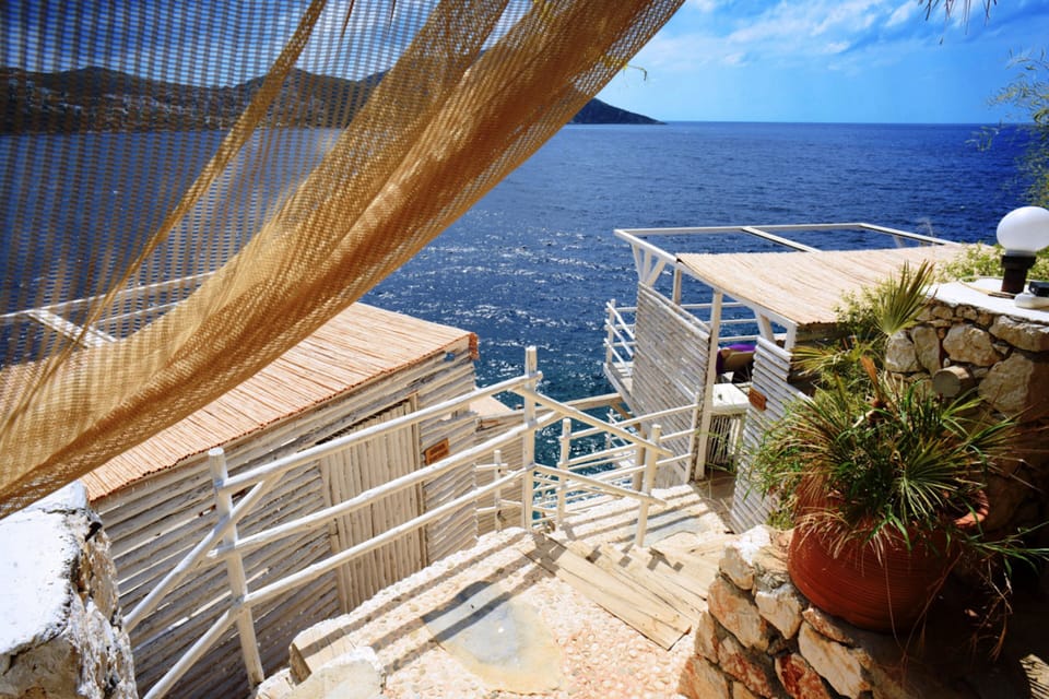 Private beach nearby, white sand, free beach cabanas, sun loungers