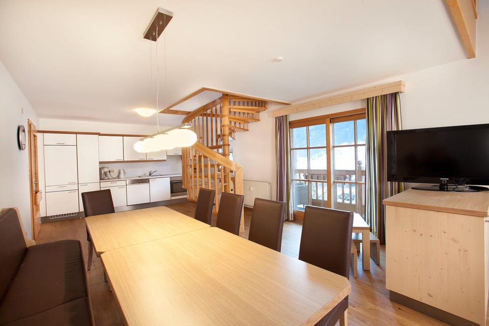Apartment | Dining