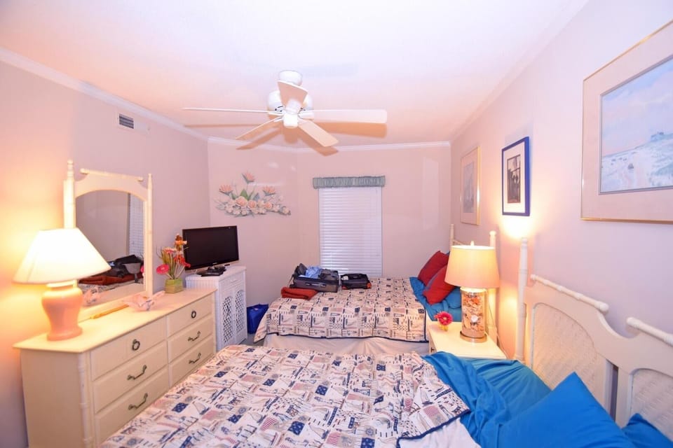Condo, 2 Bedrooms | 2 bedrooms, iron/ironing board, WiFi (free)
