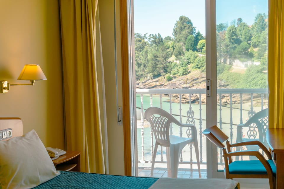 Double Room, Sea View | In-room safe, desk, cribs/infant beds, free WiFi