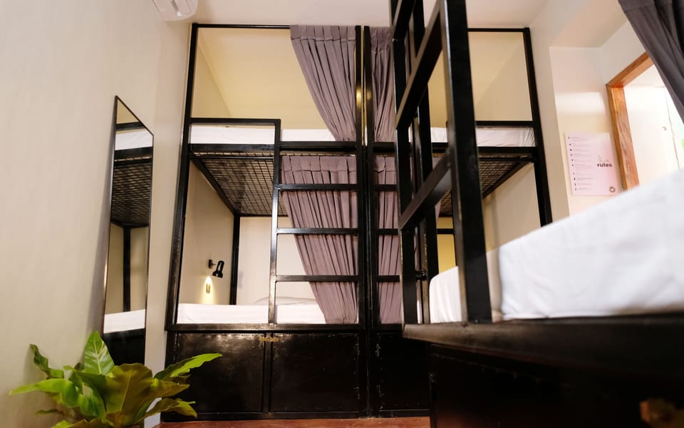 Free WiFi, bed sheets