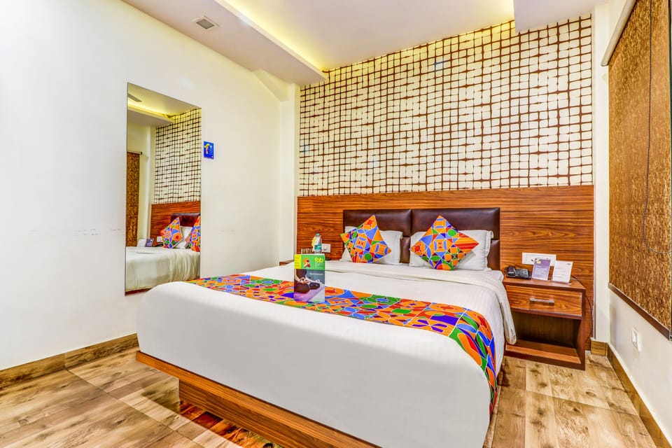 Deluxe Room | Egyptian cotton sheets, premium bedding, in-room safe, desk